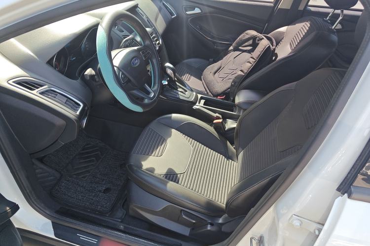 Used Ford Focus 2018 Hatchback Classic 1.6L Automatic Trendy SmartDrive Edition