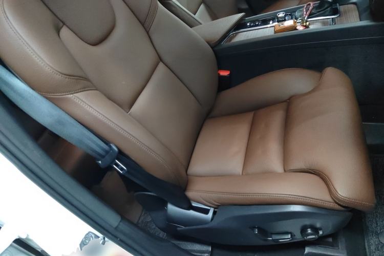 Used Volvo XC60 2021 T5 4x4 Smart Luxury Edition