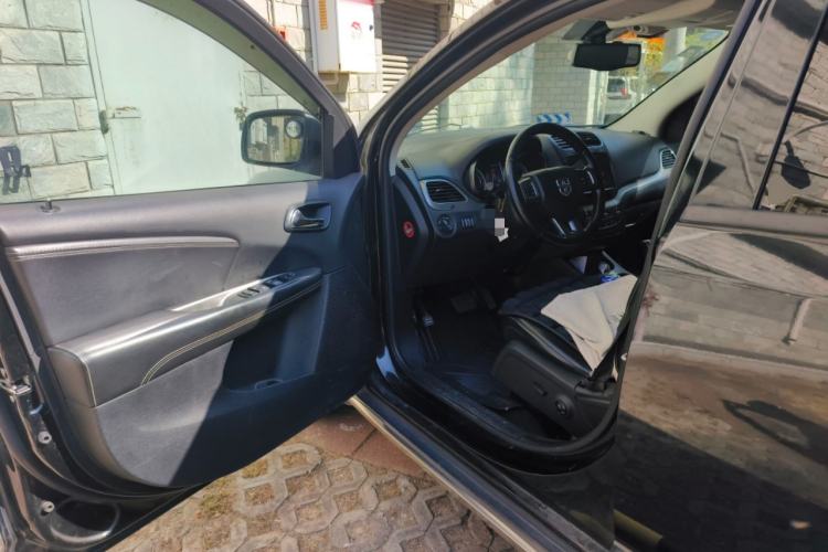 Used Dodge Journey 2016 2.4L Two-Wheel-Drive Touring Edition Driver Seat