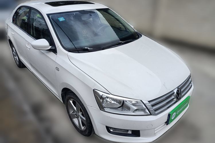 Used Volkswagen Santana 2015 1.6L Manual Comfort Edition Front Right 45 Deg