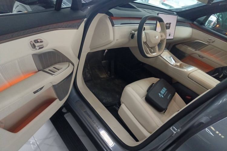 Used ONVO Luxeed L90 2025 Model—Max Six-Seater Version