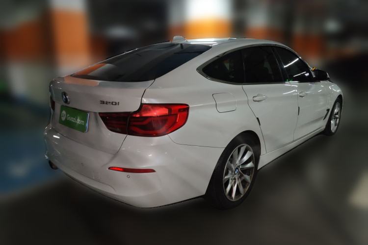 Used BMW 3 Series GT 2018 320i Sport Edition Rear Right 45 Deg