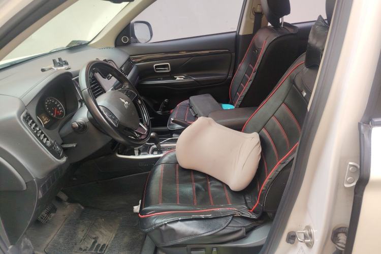 Used Mitsubishi Outlander 2018 2.0L Two-Wheel Drive Glory Edition 5 Seats Left Front Seat