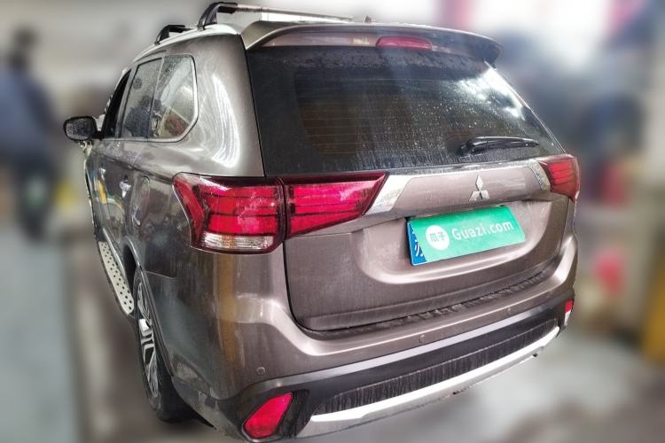 Used Mitsubishi Outlander 2018 2.4L 4x4 Luxury Edition 7-Seater