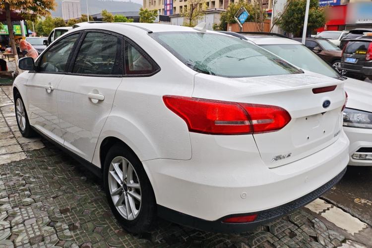 Used Ford Focus 2018 Sedan Classic 1.6L Automatic Trendy SmartDrive Edition
