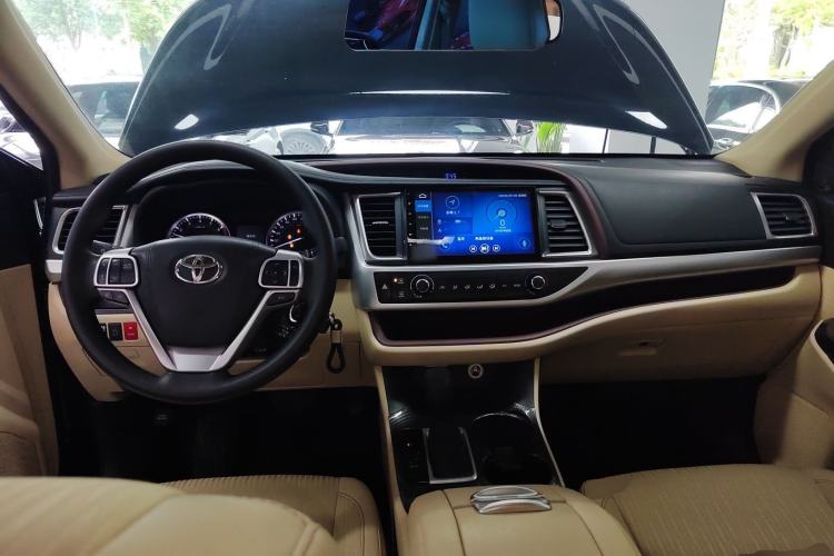 Used Toyota Highlander 2015 2.0T Four-Wheel Drive Elite Edition 7-Seater Center Console