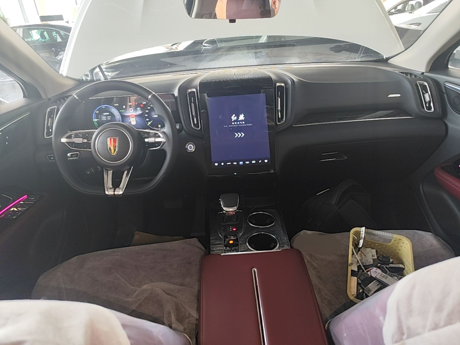 Hongqi HS3 PHEV 2025 Model 125km Jingwei 2 Millionth Anniversary Edition — снимка 12