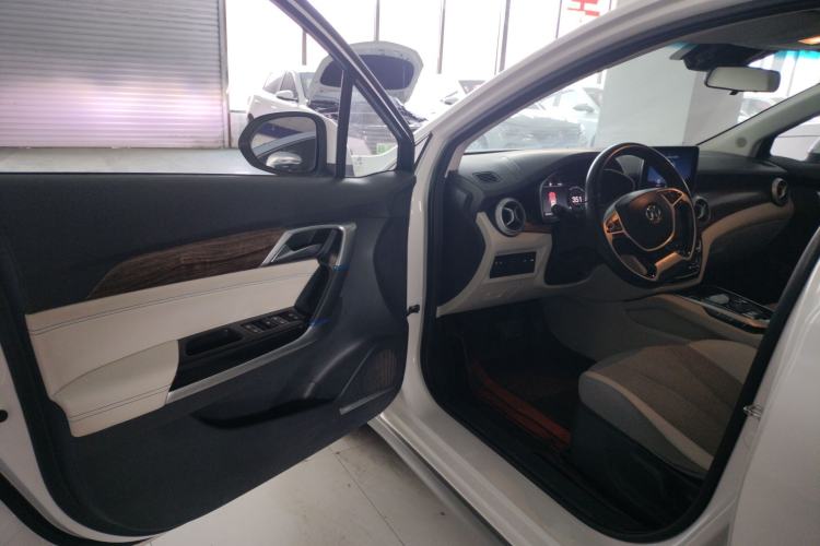Used BAIC Beijing EU5 2018 R500 Smart Wind Edition
