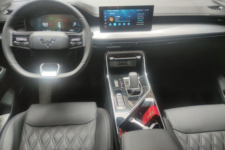 Used Wuling Asta 2022 2.0L DHT Electric-Speed Version
