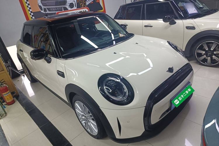 Used MINI MINI 2022 Updated 1.5T COOPER Classic Edition Five-Door Version
