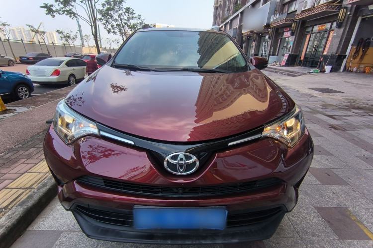 Used Toyota RAV4 2016 2.0L CVT Two-Wheel Drive Fashion Edition China V Standard
