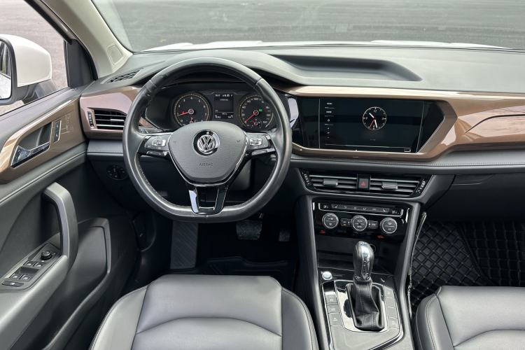 Used Volkswagen Tharu 2020 330TSI All-Wheel-Drive Luxury Edition China VI Standard
