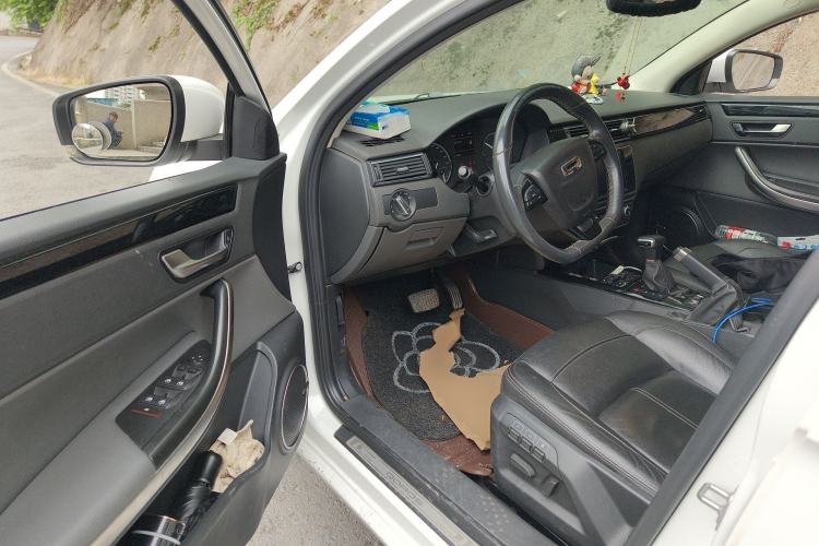 Used Qoros 3 2017 Sedan 1.6T Automatic ZhiZhen Enhanced Model
