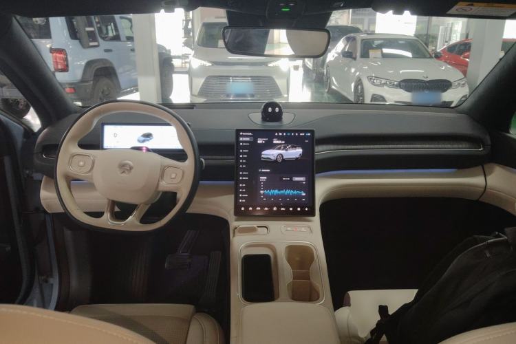 Used Nio ES6 2024 75 kWh Center Console