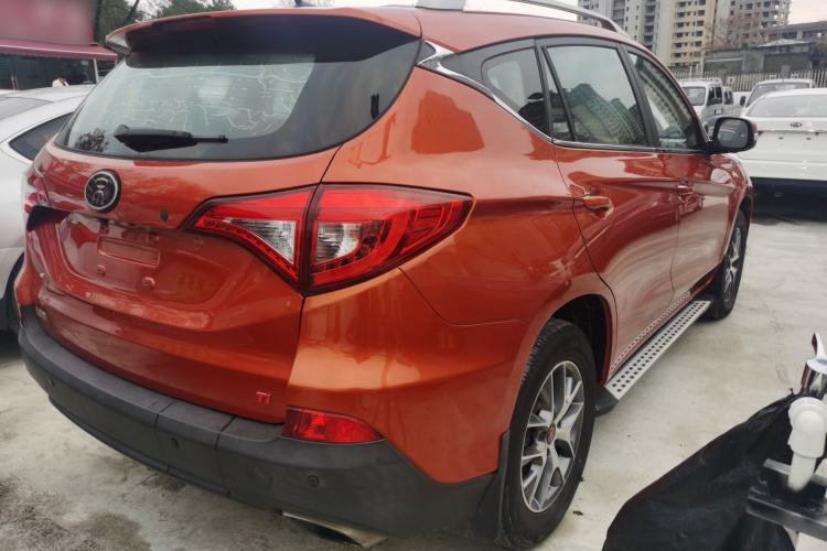 Used BYD Song 2017 Gaishi Upgrade Edition 1.5TI Manual Elite Model
