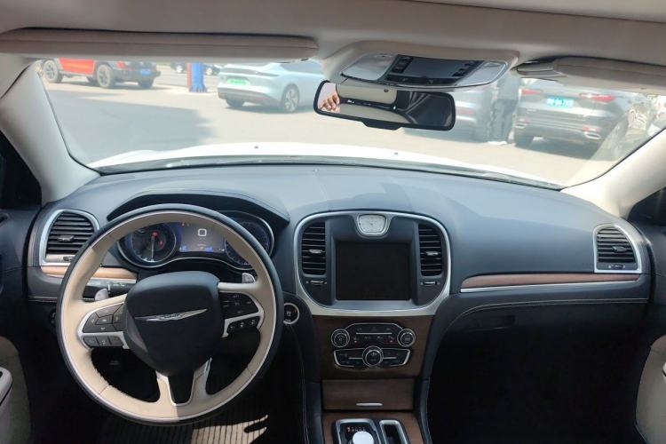 Used Chrysler 300C 2016 3.0L Supreme Edition
