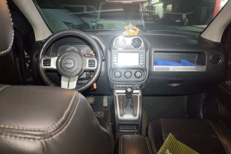 Used Jeep Compass 2014 2.0L two-wheel drive luxury version