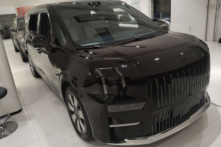 Used Zeekr 009 2024 7-Seater Aisle Version 108 kWh