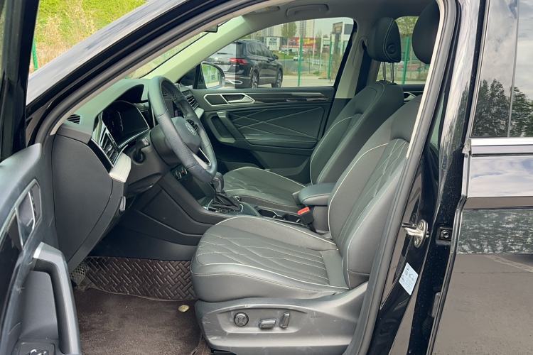 Used Volkswagen Tiguan L 2023 280TSI Automatic Two-Wheel Drive Trendy Innovation Limited Edition Left Front Seat