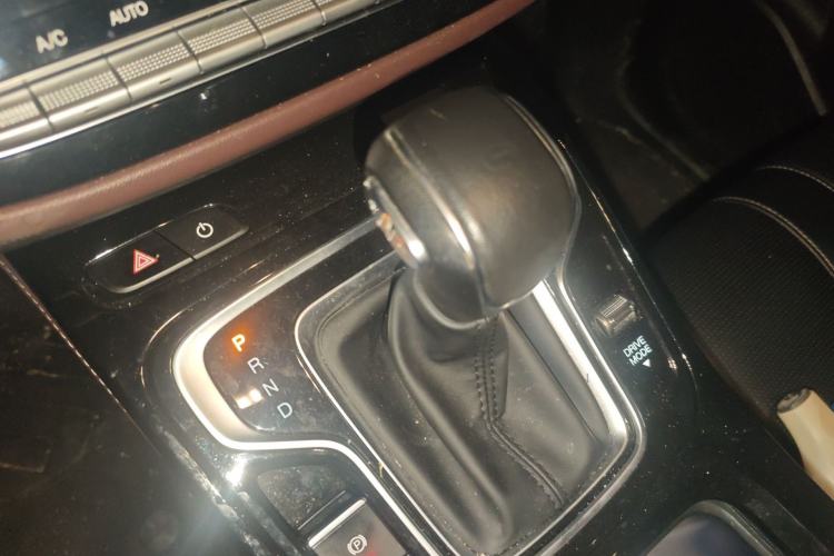 Used GAC Trumpchi M6 2023 PRO 270T DCT Luxury Edition Gear Lever