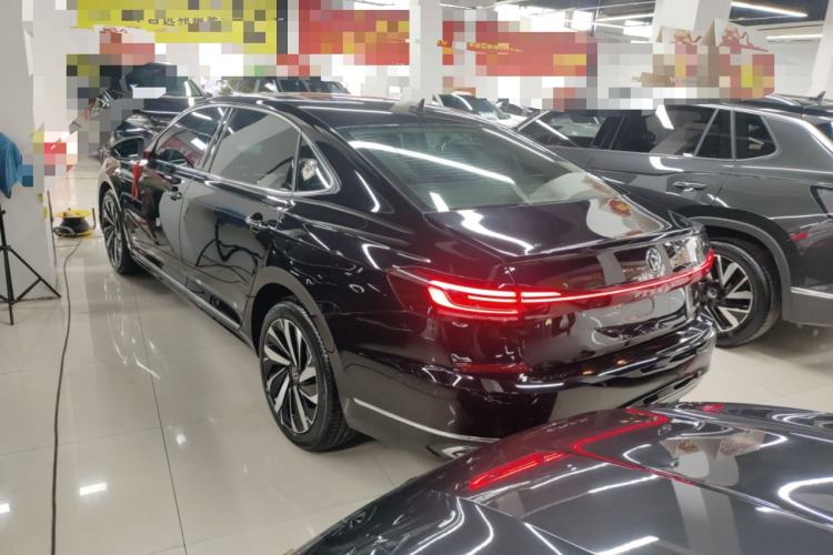 Used Volkswagen Passat 2022 330TSI Starry Luxury Edition – Exclusive Special Edition
