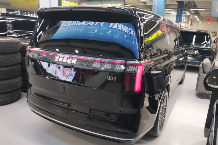 Used Zeekr 009 2024 7-Seater Walk-Through Version Four-Wheel Drive 108 kWh
