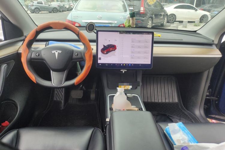 Used Tesla Model Y 2021 Revised Version 2 Long-Range All-Wheel-Drive Edition Center Console