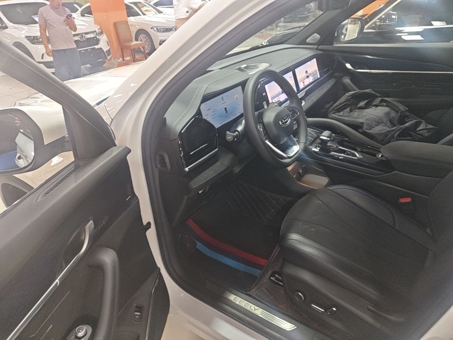 Geely Auto Monjaro L 2024 2.0TD High-Power Automatic Two-Wheel Drive Skyline Edition — снимка 18