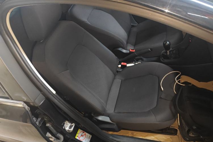 Used Volkswagen Santana 2015 1.6L Manual Fashion Edition Right Front Seat