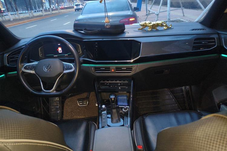 Used Volkswagen Tayron X 2020 380TSI Four-Wheel Drive Flagship Smart Connectivity Version Center Console