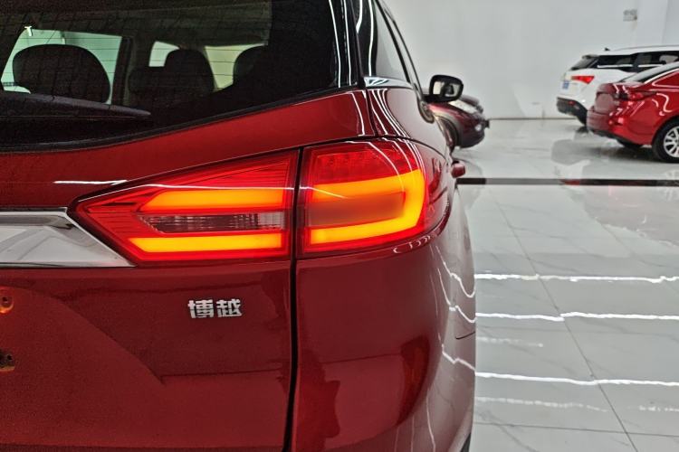 Used Geely Auto Emgrand X7 Sport 2016 1.8TD Automatic ZhiShang Model Right Rear Taillight