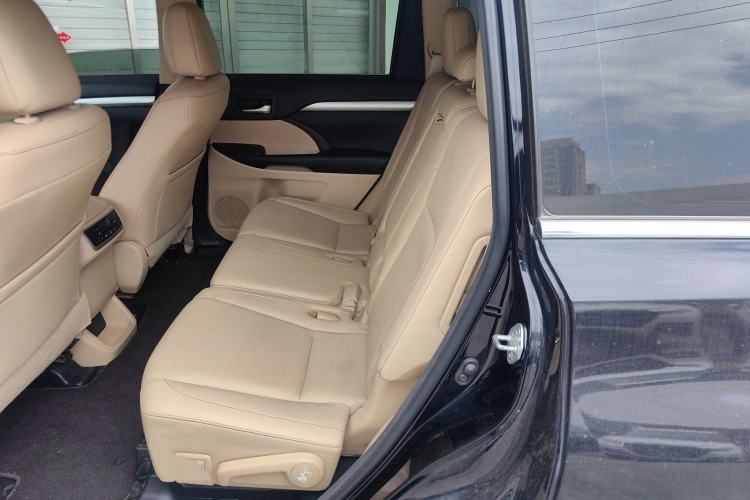 Used Toyota Highlander 2017 2.0T Four-Wheel Drive Luxury Edition 7 Seats