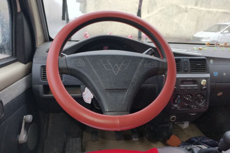 Used Wuling Rongguang 2011 1.2L Base Version
