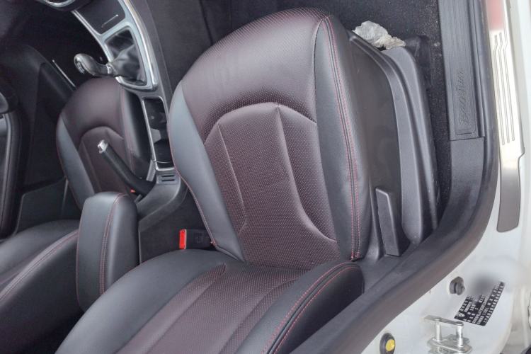 Used Baojun 560 2015 1.8L manual luxury version
