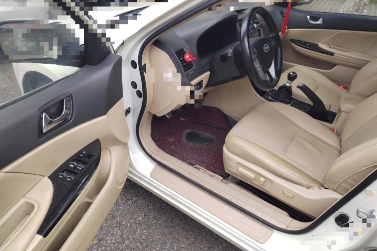 Used BYD G6 2013 1.5TI Manual Luxury Model