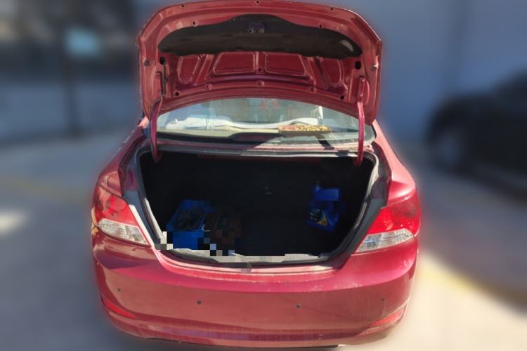 Used Hyundai Verna (older generation) 2010 Sedan 1.4L Automatic Luxury GLS Trim Trunk