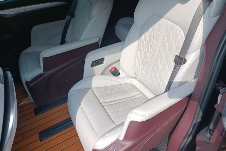 Used Buick GL8 2022 Avenir Aivia Six-Seat Deluxe Edition