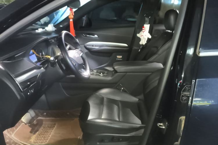 Used Cadillac XT4 2021 28T Two-Wheel Drive Leading Version
