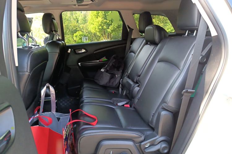 Used Dodge Journey 2013 2.4L Two-Wheel Drive Luxury Version
