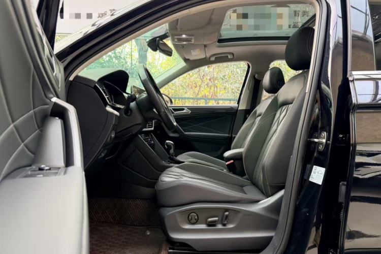 Used Volkswagen Tiguan L 2022 330TSI Automatic Two-Wheel Drive R-Line Enhanced Edition