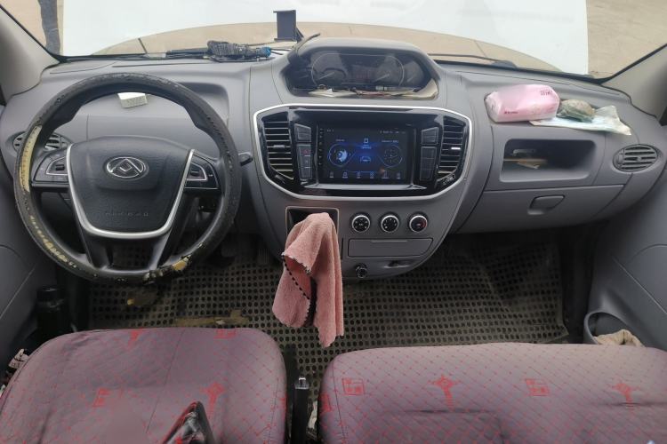 Used SAIC MAXUS Xintu V80 2019 2.5T Classic AMT Van Long Wheelbase Mid-Roof Design 2/3 Seats Center Console