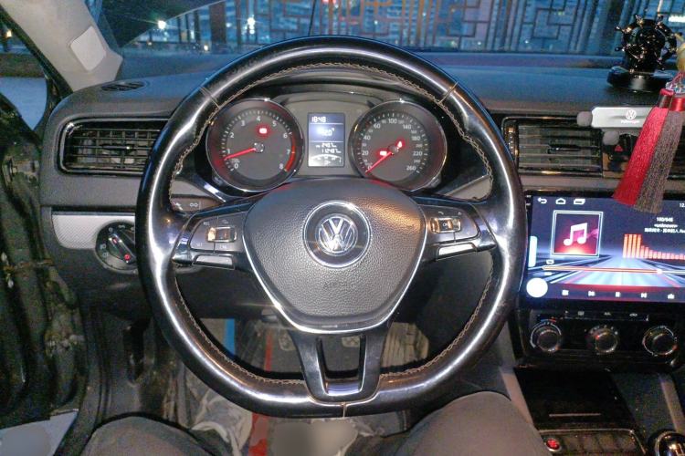 Used Volkswagen Sagitar 2017 1.6L Manual Comfort Model Steering Wheel