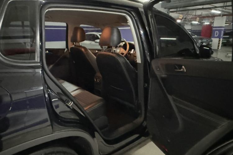 Used Volkswagen Tiguan 2016 280TSI Automatic Two-Wheel-Drive Silk Road Style Edition Interior 2