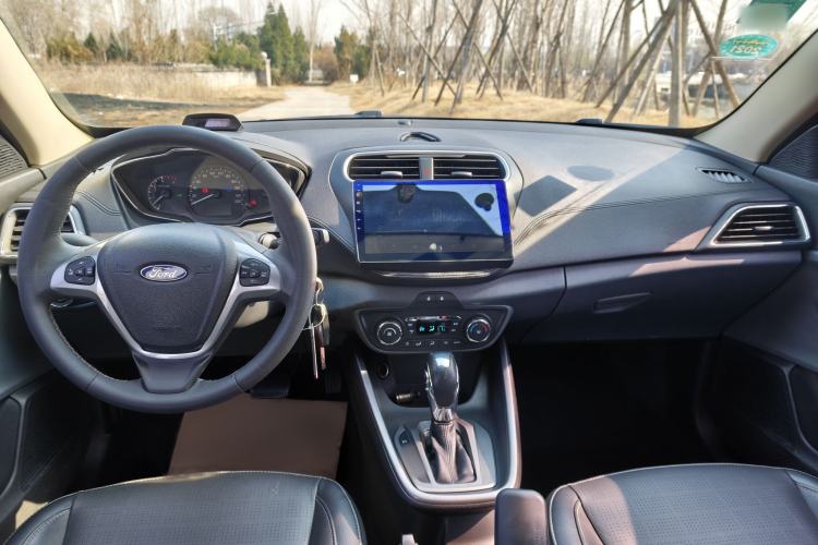 Used Ford Escort 2015 1.5L Automatic Fashion Model
