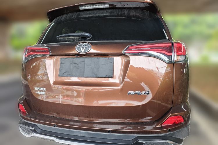 Used Toyota RAV4 2016 2.0L CVT Two-Wheel Drive Fashion Edition China V Standard
