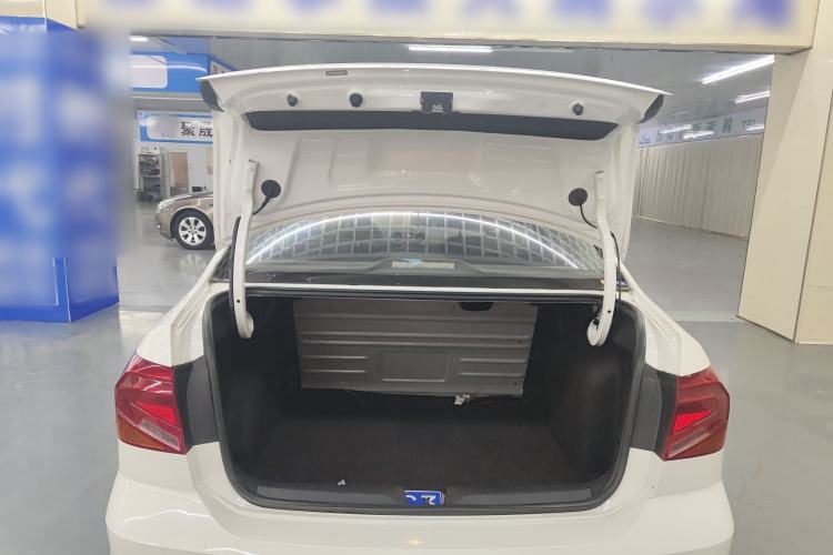 Used Volkswagen Jetta 2017 1.5L Manual Fashion Edition
