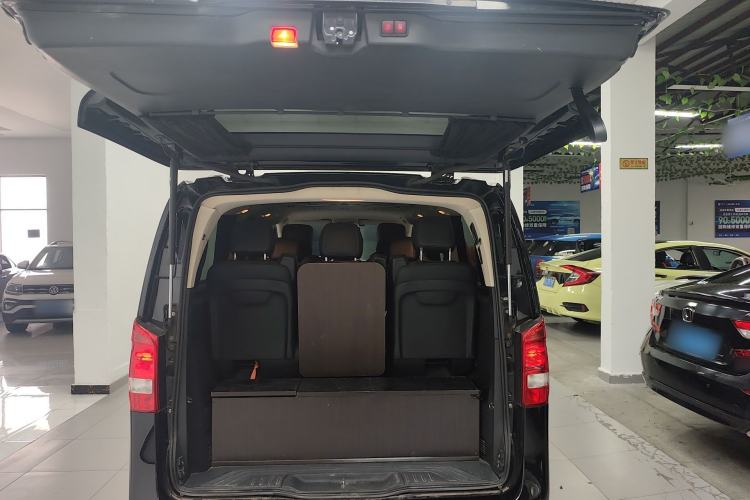 Used Mercedes-Benz Vito 2021 2.0T Elite Version 7 Seats Trunk