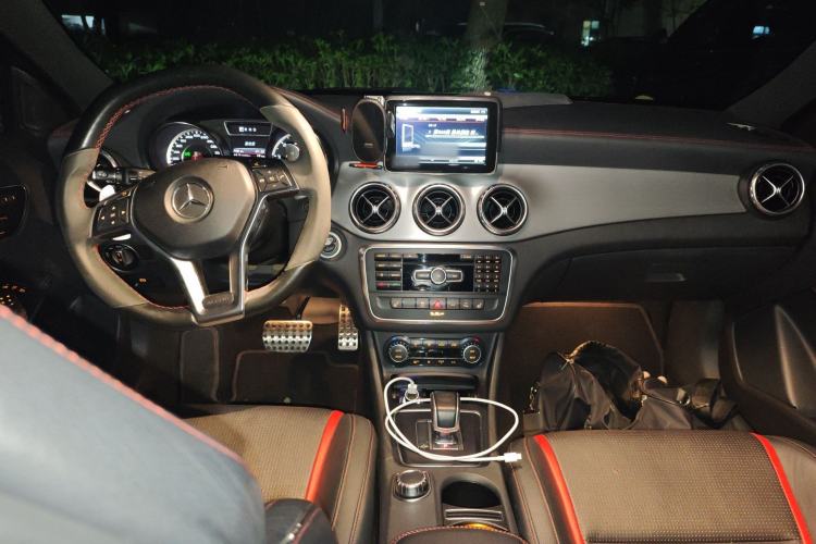 Used Mercedes-Benz GLA AMG 2015 AMG GLA 45 4MATIC Center Console