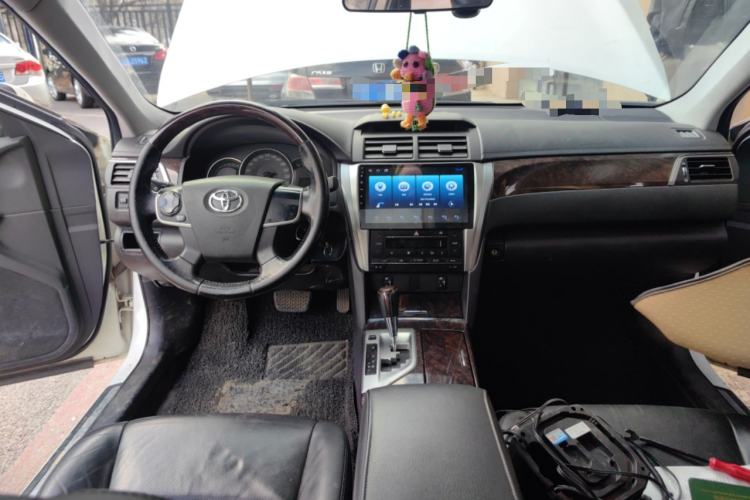 Used Toyota Camry 2015 2.0G Premier Edition Center Console