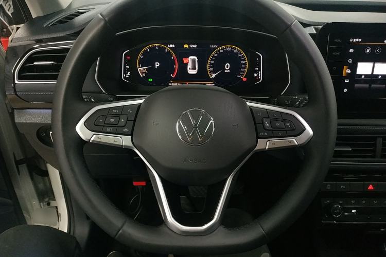 Used Volkswagen Tharu 2025 NewRui 300TSI Prestige Edition Steering Wheel